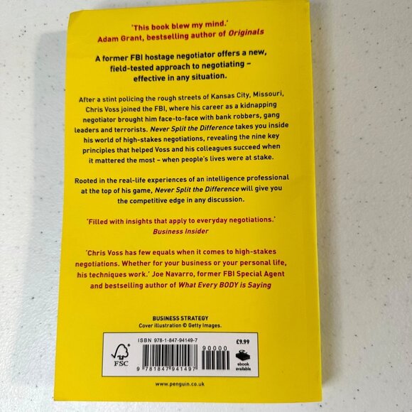 Never Split the Difference Negotiating as if your Life Depended on it paperback - Picture 2 of 4